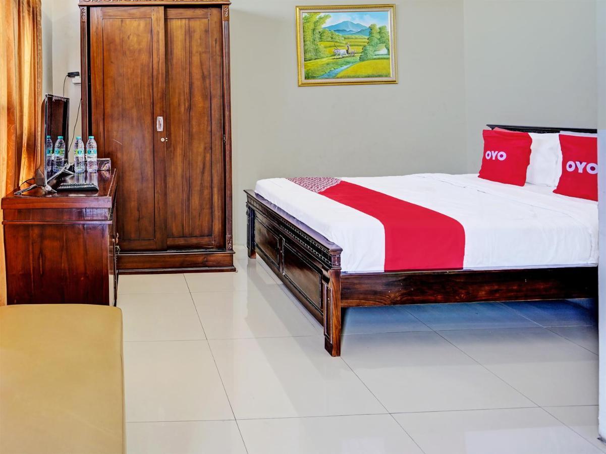 Oyo 91587 Griya Buah De5 Syariah Hotel Sidoarjo Eksteriør billede