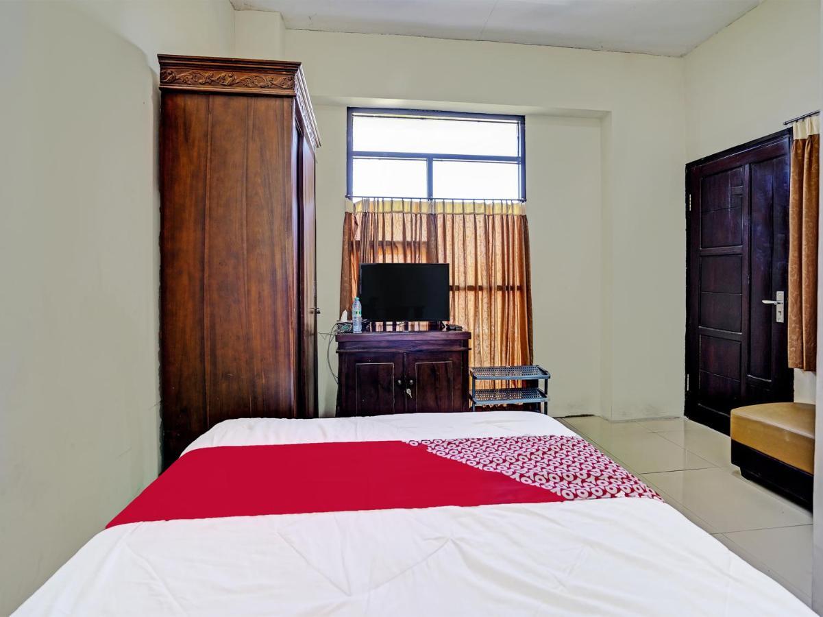 Oyo 91587 Griya Buah De5 Syariah Hotel Sidoarjo Eksteriør billede