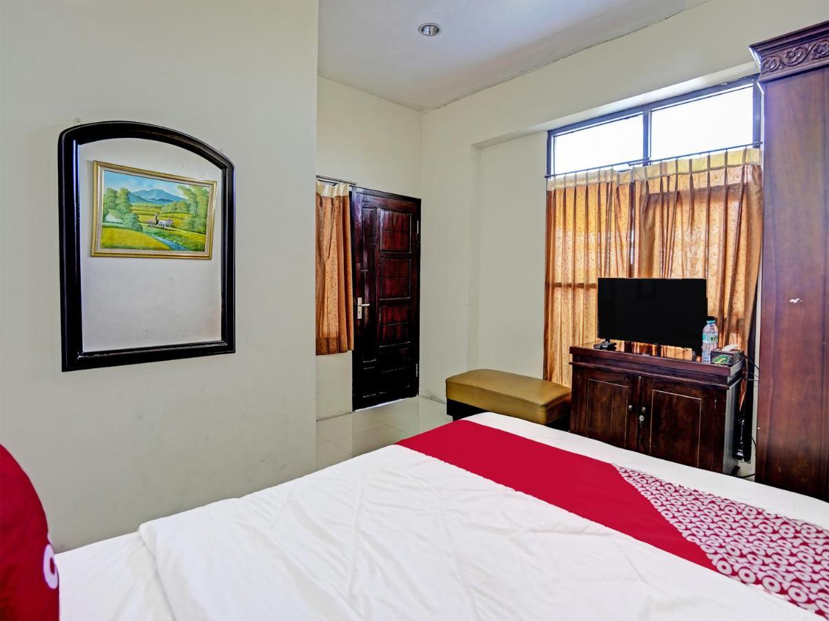 Oyo 91587 Griya Buah De5 Syariah Hotel Sidoarjo Eksteriør billede