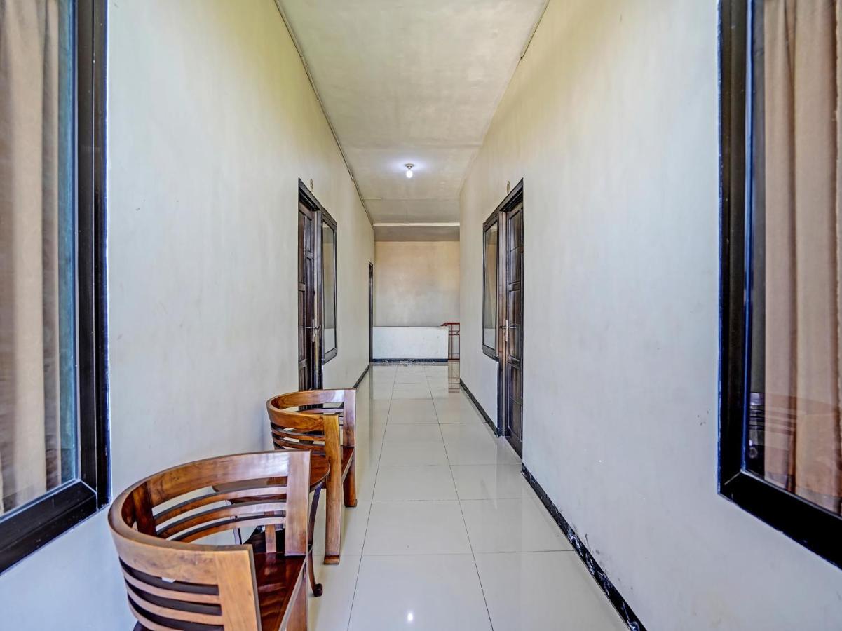 Oyo 91587 Griya Buah De5 Syariah Hotel Sidoarjo Eksteriør billede
