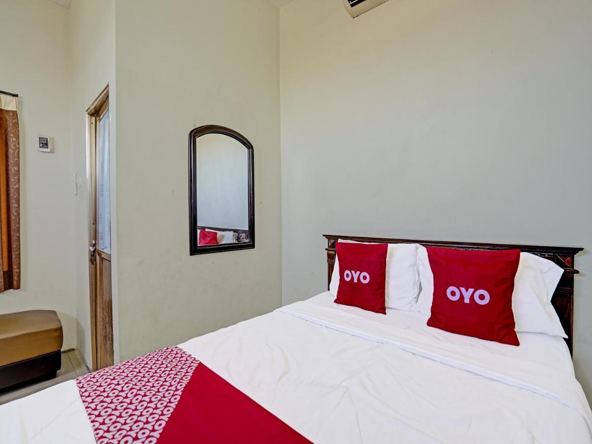 Oyo 91587 Griya Buah De5 Syariah Hotel Sidoarjo Eksteriør billede
